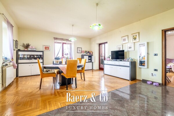photo 3 Samobor, family house 553 m² on a plot of 6985 m² with a view of the city