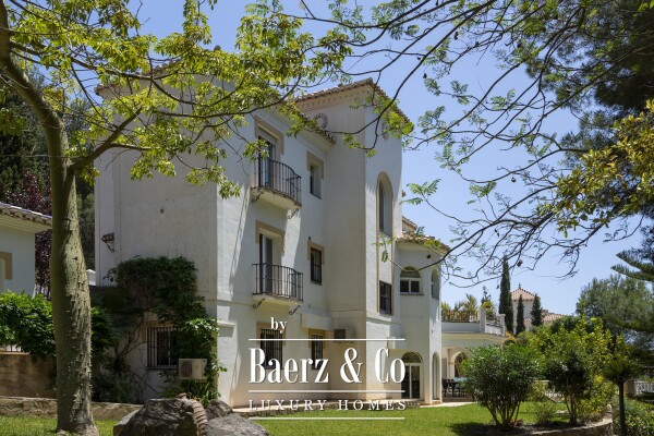 photo 2 Elegant Andalusian-style villa with guest apartments and panoramic views