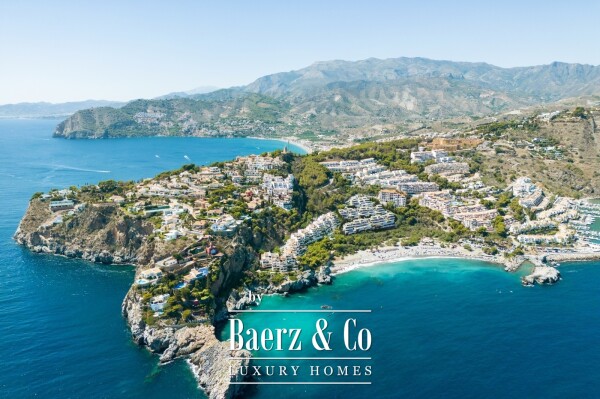 photo 2 Exclusive hillside villas overlooking the Mediterranean in La Herradura