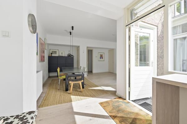 photo 19 Charlotte de Bourbonstraat 24