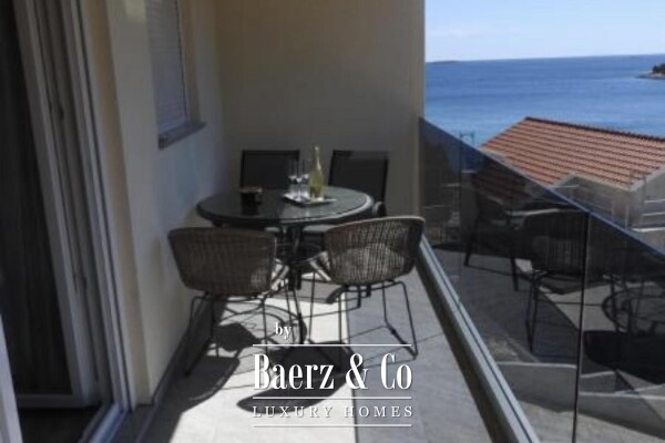 photo 7 Sevid, modern semi-detached house 280 m² with four residential units, 30 m from the sea