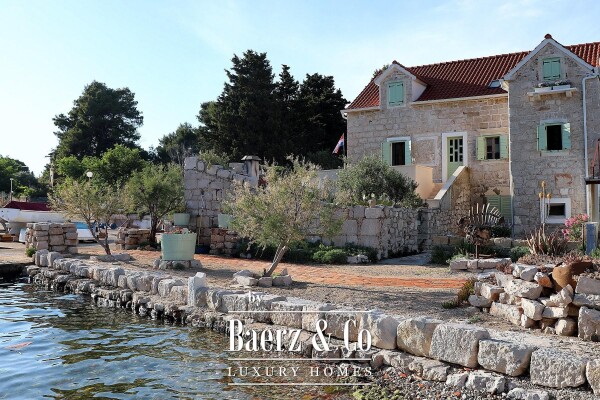 photo 1 Prvić Luka, partially renovated stone house, first row to the sea, 298 m²