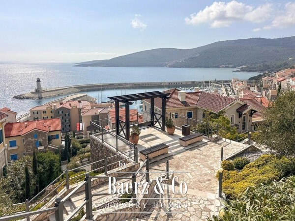 photo 2 Luxurious Apartment with a Sea View on the Coast of Montenegro