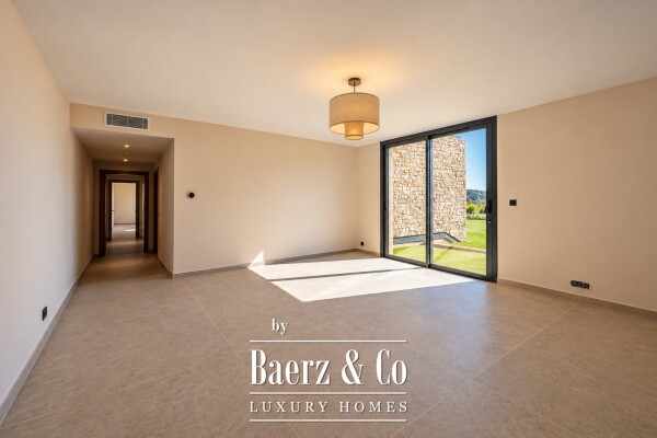 photo 15 Grimaud — Sea-View Luxury Villa with Five Bedrooms and Pool