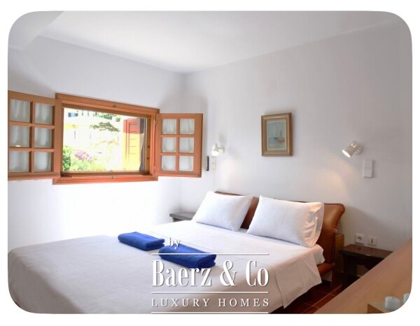 photo 11 Anavyssos | Sea-View Villa with 200 m² Pool on 4,000 m²